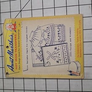 Aunt Martha's Hot Iron‎ Transfers - Charming Designs Linens, 3551 Tulips and Win